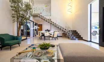 Imagem 3: Casa de condomínio sobrado para venda possui 447 metros quadrados com 5 quartos