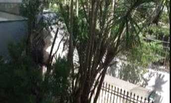 Imagem 7: Sobrado para aluguel possui 200 metros quadrados com 2 quartos