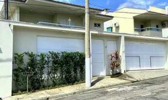 Imagem: Casa para venda tem 348 metros quadrados