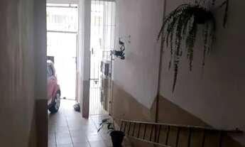 Imagem 2: Casa ampla na Cidade das Flores, Osasco - 5 quartos, 2 quintais, próxima à Faculdade Fede