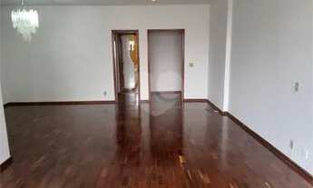 Imagem 3: Apartamento para venda possui 156 metros quadrados com 4 quartos em Tijuca - Rio de Janeir