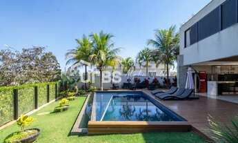 Imagem 2: Casa de condomínio sobrado para venda possui 447 metros quadrados com 5 quartos