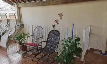 Imagem 2: Térrea para venda possui 141 metros quadrados com 4 quartos