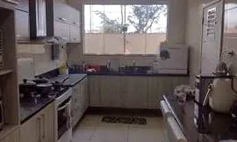 Imagem 7: Casa de condomínio para venda possui 262 metros quadrados com 4 quartos