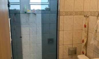 Imagem 6: Casa com amplos cômodos em grande terreno