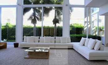 Imagem 2: Lindo imóvel com arquitetura moderna e uma vista maravilhosa para Raia 18 do Campo de Golf