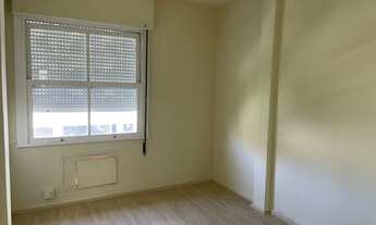 Imagem 6: ALUGO LEBLON são 3 quartos Sem Armários 2 Banheiros sociais e 2 VAGAS. PINTADO pronto para