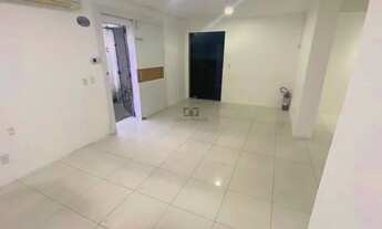 Imagem 2: Casa para aluguel possui 330 metros quadrados com 8 quartos em Madalena - Recife - PE