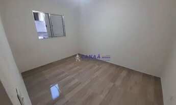 Imagem 3: Casa compartilhada para locação com quarto, cozinha, banheiro e área de serviços