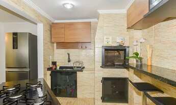 Imagem 4: Sobrado reformado em condominio