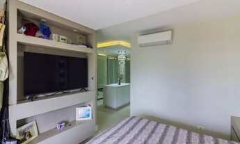 Imagem 4: Apartamento à venda, com 244m², 4 dormitórios, sendo 3 suítes, 5 banheiros, lavabo, 2 sala