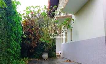 Imagem 3: Sobrado para locação possui 217 metros quadrados com 4 quartos em Jardim Siesta - Jacareí