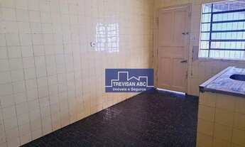 Imagem 4: Casa para locação no Centro de Diadema - 3 dorms, quintal e 3 vagas; 179m²