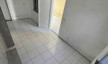 Imagem 3: Casa de Condomínio com 3 Quartos e 2 banheiros à Venda, 61 m² por R$ 195.000