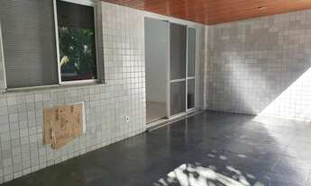 Imagem 7: Apartamento com 110m2, frente, varandão, armários nos quartos