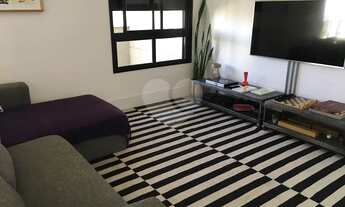 Imagem 2: Novinho, bonito, a uma quadra do Metrô da Villa