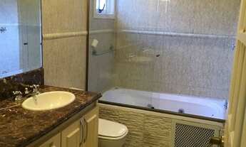 Imagem 6: Casa de condomínio para aluguel e venda possui 400 metros quadrados com 4 quartos