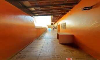 Imagem 2: OCASIÃO, CASA TÉRREA NA PRAIA GRANDE - VILA TUPI, 02 DORMITÓRIOS, EDÍCULA E GARAGEM