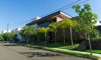 Imagem 2: Sobrado para venda com 600 metros quadrados com 4 quartos