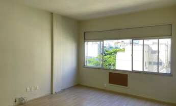 Imagem: ALUGO LEBLON são 3 quartos Sem Armários