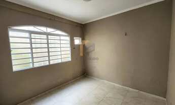 Imagem 7: Casa Jardim de Versalles / 03 quartos + 01 nos fundos / Rua fechada c/ guarita