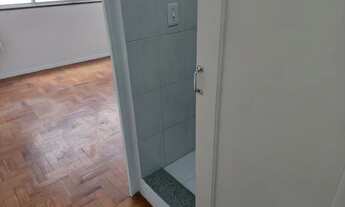 Imagem 4: Apto centro, amplo, reformado, local nobre, Rua 16 de março, excelente preço - Petrópolis