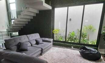 Imagem 3: Lindo Sobrado com 3 suítes sendo uma máster, 5 banheiros, piscina e espaço kids no Condomí