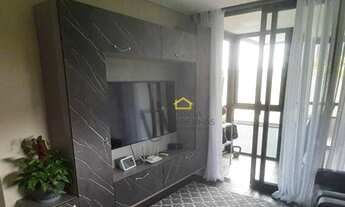 Imagem 7: Lindo Sobrado com 3 suítes sendo uma máster, 5 banheiros, piscina e espaço kids no Condomí