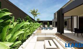 Imagem 7: CASA ASSOBRADADA - CONDOMÍNIO RESIDENCIAL COLINAS DO PARATEHY - SP