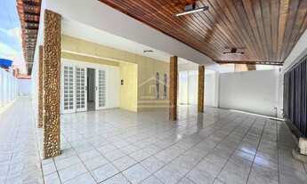 Imagem 2: Casa para venda possui 190 metros quadrados com 5 quartos em São João - Teresina