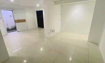 Imagem 6: Casa para aluguel possui 330 metros quadrados com 8 quartos em Madalena - Recife - PE