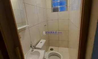 Imagem 4: Casa compartilhada para locação com quarto, cozinha, banheiro e área de serviços