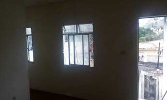 Imagem 2: Vista livre. Com 1 quarto, sala, cozinha grandes