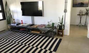 Imagem 3: Novinho, bonito, a uma quadra do Metrô da Villa