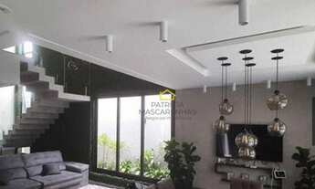 Imagem 6: Lindo Sobrado com 3 suítes sendo uma máster, 5 banheiros, piscina e espaço kids no Condomí