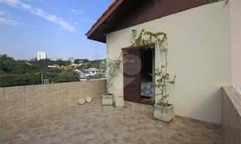 Imagem 5: Sobrado reformado ao lado do Vera CRUZ