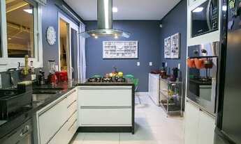 Imagem 6: Casa para venda possui 253 metros quadrados com 4 quartos em Golf Gardens - Carapicuíba