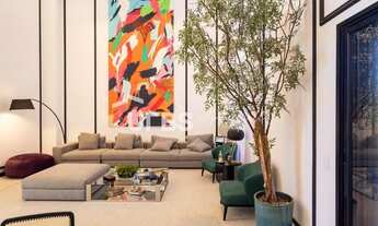 Imagem 6: Casa de condomínio sobrado para venda possui 447 metros quadrados com 5 quartos