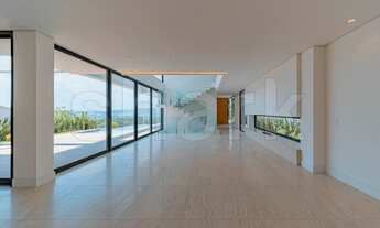 Imagem 5: Casa de condomínio para venda possui 545 metros quadrados com 4 quartos