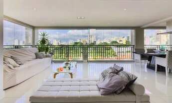 Imagem 5: Apartamento à venda, com 244m², 4 dormitórios, sendo 3 suítes, 5 banheiros, lavabo, 2 sala