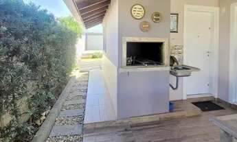 Imagem 3: Casa para venda possui 154 metros quadrados com 4 quartos em Pântano do Sul - Florianópoli