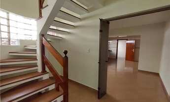 Imagem 7: Casa à venda com 3 quartos (1 suíte), Sala ampla, sala de jantar, churrasqueira, 2 vagas d