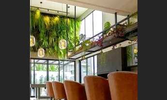 Imagem 5: Sobrado com 3 suítes, sendo 2 delas com sacada, projeto luminotécnico e piscina aquecida c