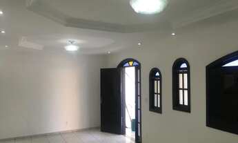 Imagem 4: Alugo linda casa gigante. Peço deposito de 3 meses o valor do aluguel