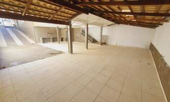 Imagem 3: Casa para venda tem 300 metros quadrados com 3 quartos em Santa Clara - Vespasiano - MG