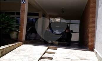 Imagem 2: São João da Boa Vista - Casa Padrão - Centro