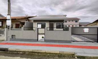 Imagem 2: Casa com três quartos sendo uma suíte em São José, Forquilhas - Em obras mesmo projeto da