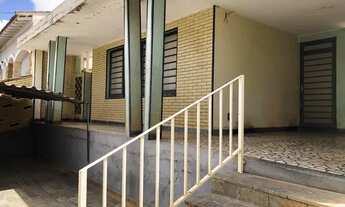 Imagem 1: Locação - CASA comercial com sala 2 ambientes, sala, cozinha, 2 dormitórios simples, 1 arm