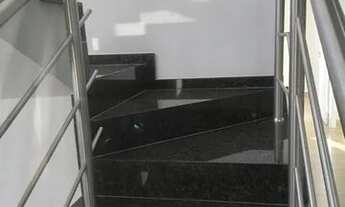 Imagem 4: Casa de condomínio sobrado para venda possui 250 metros quadrados com 4 quartos