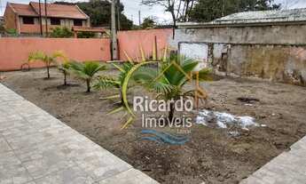 Imagem 2: CASA COM AMPLO ESPAÇO DE TERRENO NA SEGUNDA QUADRA DO MAR NO BALNEÁRIO LEBLON - TERRENO 48